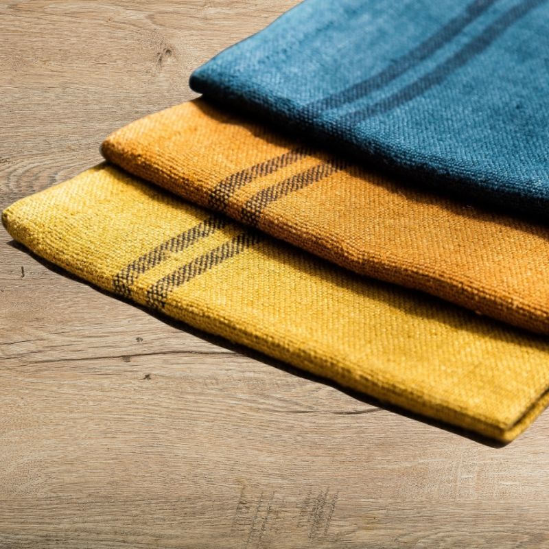 https://www.lesartisansducouteau.com/7858-large_default/set-of-3-country-linen-dish-towels.jpg